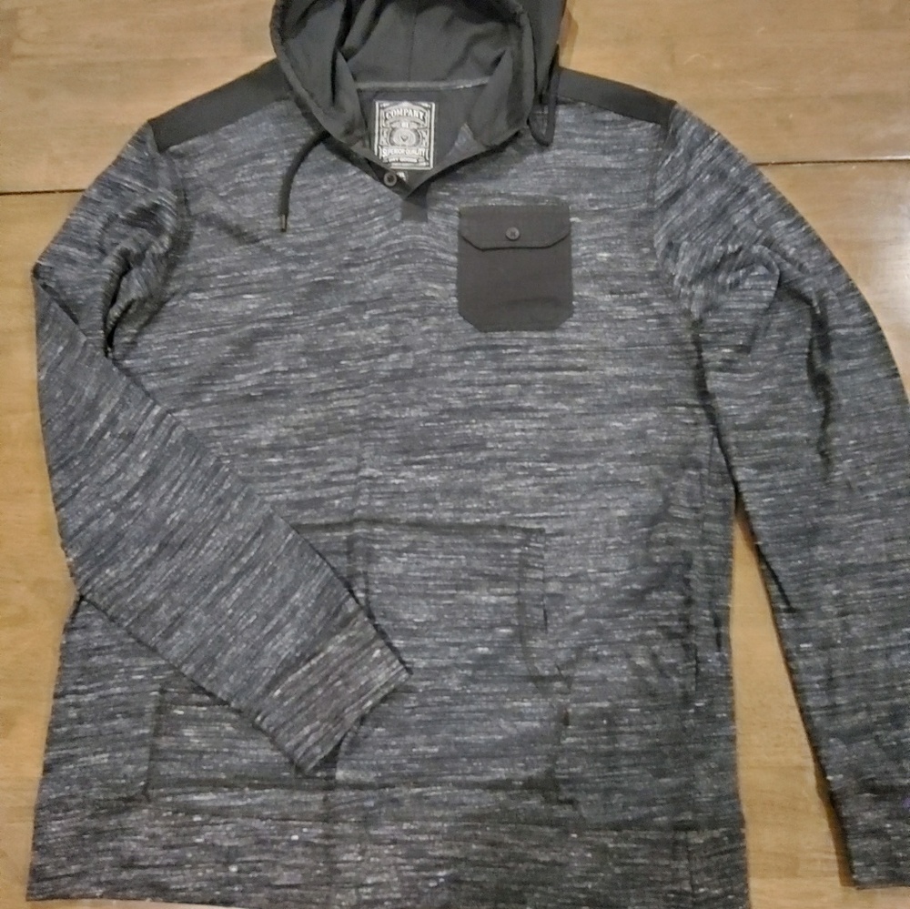 Men's hooded shirt